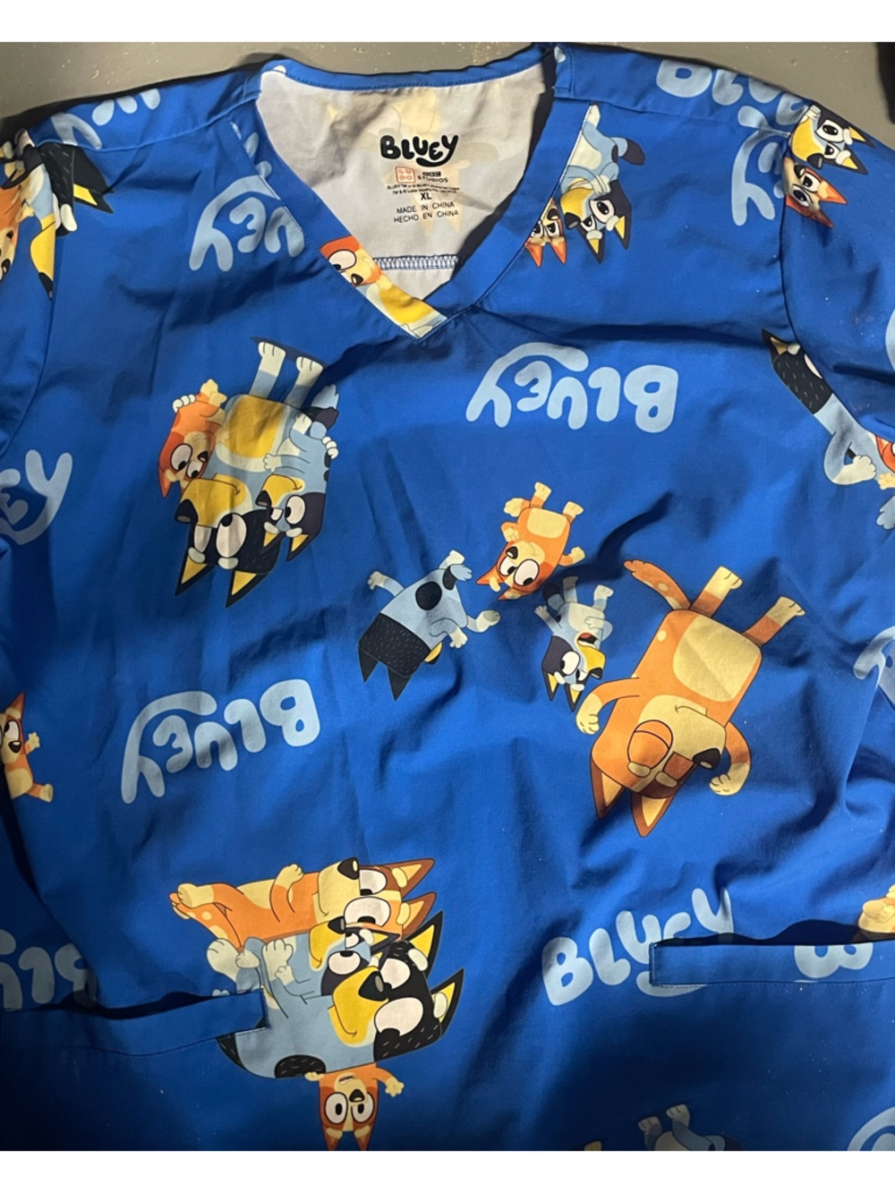 NWT Bluey Character Blue Print Scrubs Shirt Nurse Wear Size XL